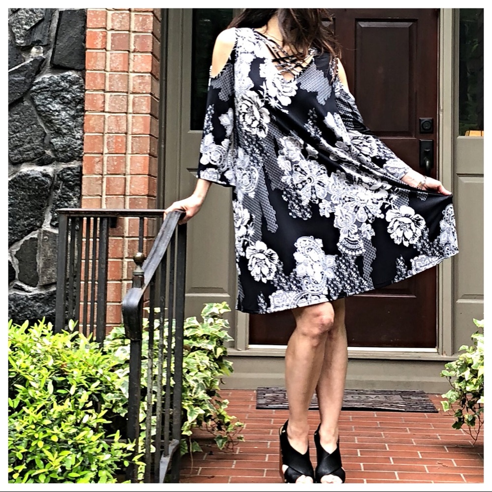 Triple lattice cold shoulder floral dress - Picture 7 of 7